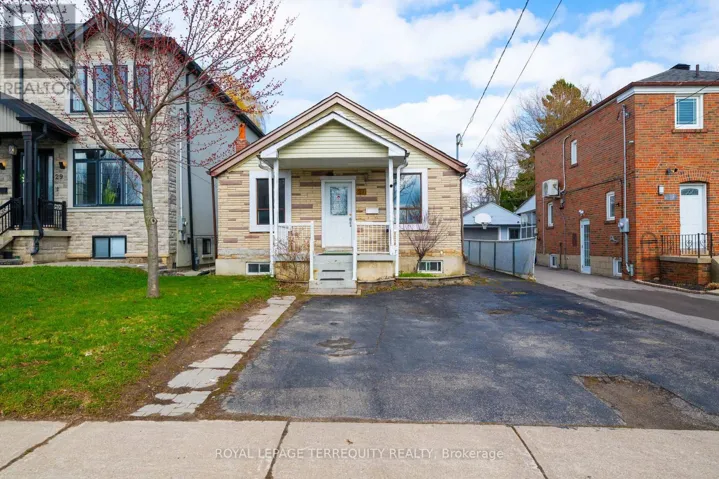 27 PHILLIP AVENUE, Toronto (Birchcliffe-Cliffside), Ontario M1N3P8