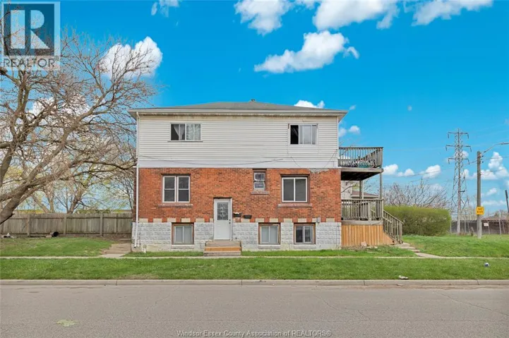 1398 ROONEY, Windsor, Ontario N9B1K7