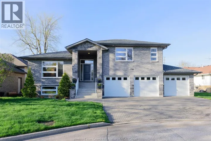 1798 ARGUS STREET, LaSalle, Ontario N9J3G4