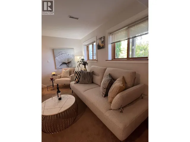 3XXX W 12TH AVE, Vancouver, British Columbia V6R2K7