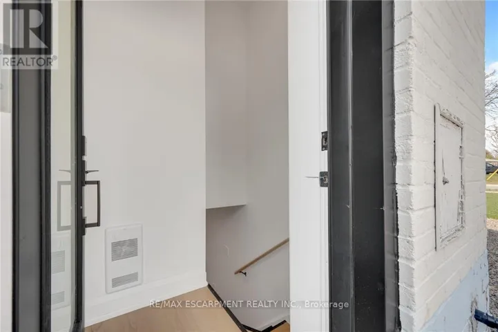 1339 AUGUSTINE DRIVE, Burlington (Mountainside), Ontario L7P2M9