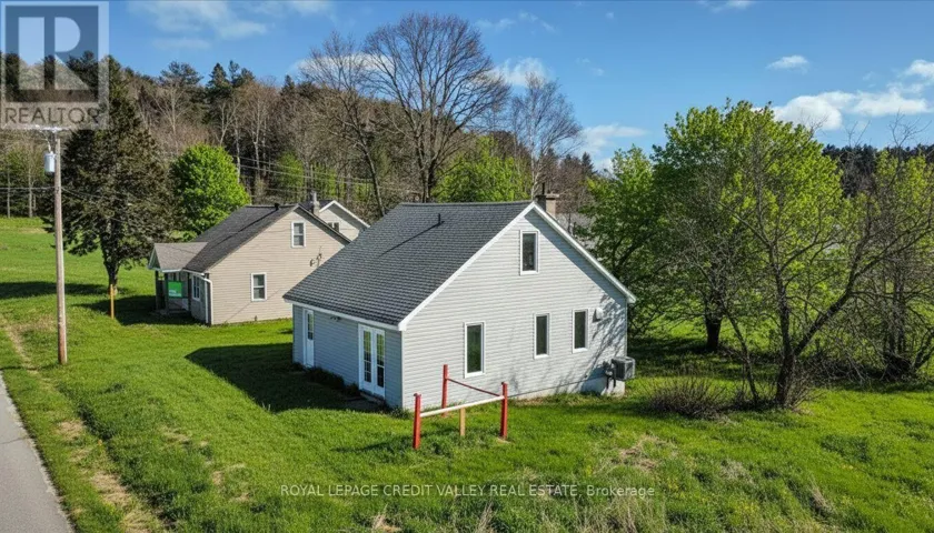 18 SNOW ROAD S, Bancroft (Bancroft Ward), Ontario K0L1C0