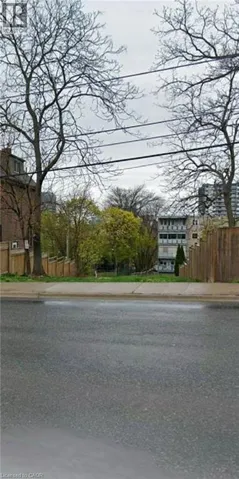 84 ST. JOSEPH'S Drive, Hamilton, Ontario L8N2E7
