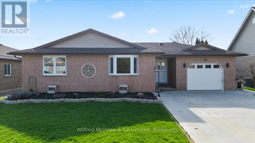 32 WEST RIVER ROAD, Brockton, Ontario N0G2V0