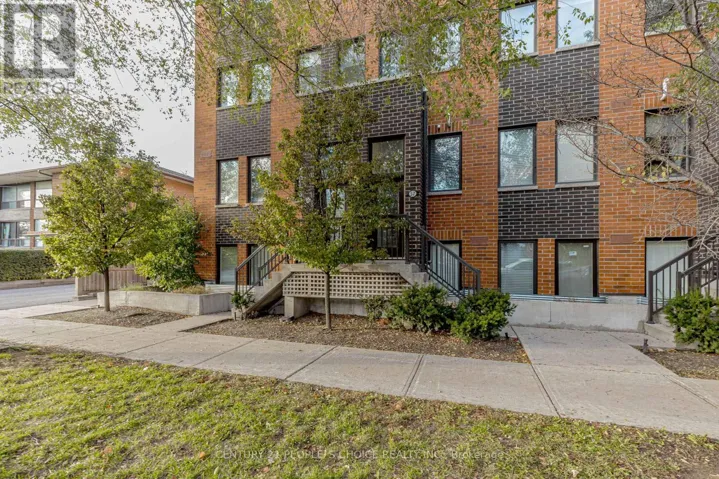 57 - 68 WINSTON PARK BOULEVARD, Toronto (Downsview-Roding-CFB), Ontario M3K1C3