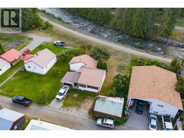 320 RIVER Lane, Kaslo, British Columbia V0G1M0