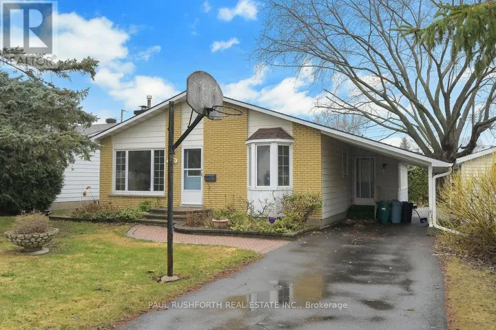 302 ROXDALE AVENUE, Ottawa, Ontario K1E1T8