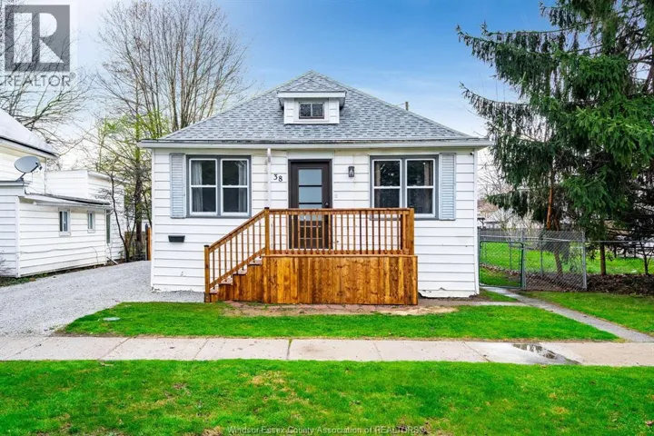 38 Fox STREET, Leamington, Ontario N8H3J4