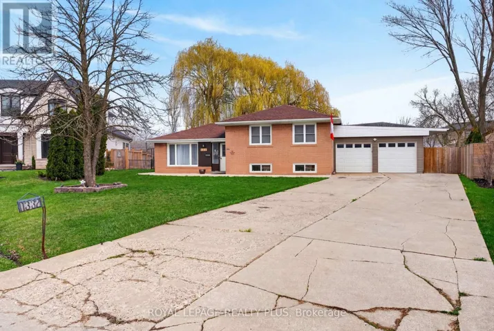 1332 STANBURY ROAD, Oakville (WO West), Ontario L6L2J4
