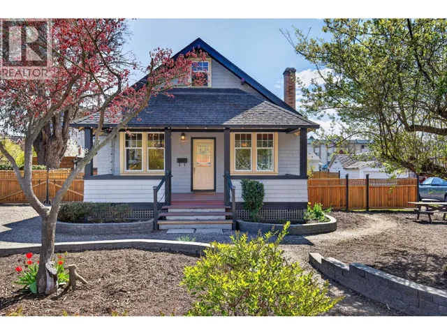 815 Lawrence Avenue, Kelowna, British Columbia V1Y6M1