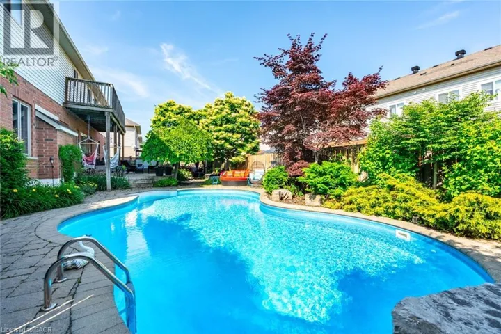 2338 NORLAND Drive, Burlington, Ontario L7L7E6