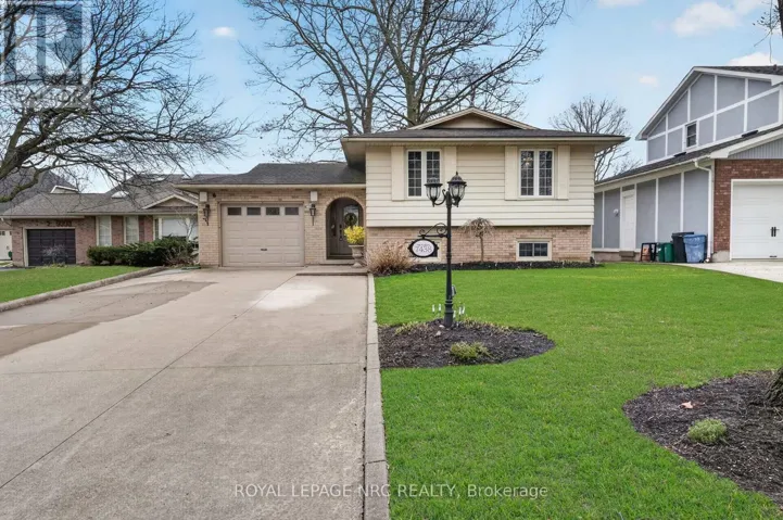7438 PETRULLO COURT, Niagara Falls (West Wood), Ontario L2H2K4
