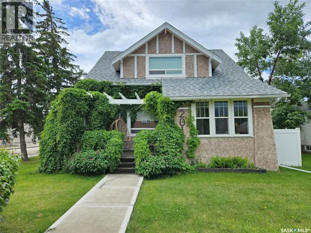 201 Athabasca STREET W, Moose Jaw, Saskatchewan S6H2B8