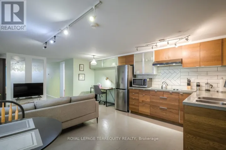 BSMT - 26A SCARLETT ROAD, Toronto (Rockcliffe-Smythe), Ontario M6N4K1