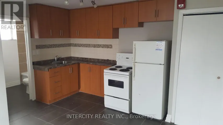 7 - 14 NORTH ALARTON STREET, Mississauga (Malton), Ontario L4T1J8