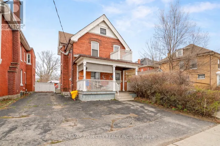 10 HENRIETTA STREET, Brantford, Ontario N3T3Y9