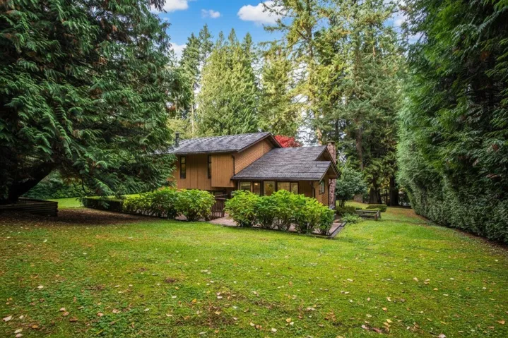 13912 28 AVENUE, Surrey, British Columbia V4P1T4