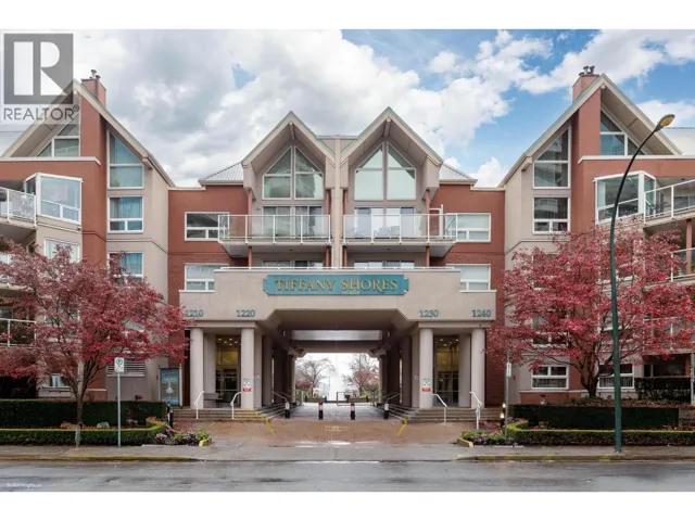 102A 1220 QUAYSIDE DRIVE, New Westminster, British Columbia V3M6H1