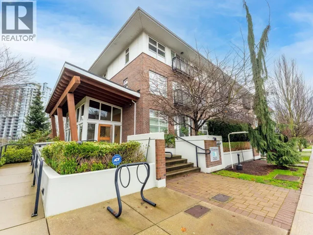 208 215 BROOKES STREET, New Westminster, British Columbia V3M0G5