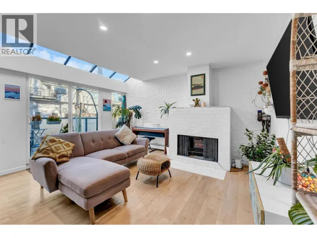 2125 YORK AVENUE, Vancouver, British Columbia V6K1C4