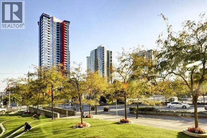 1806 131 REGIMENT SQUARE, Vancouver, British Columbia V6B1X6