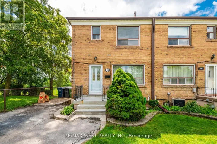 83 EAST DRIVE, Toronto (Rockcliffe-Smythe), Ontario M6N2N8