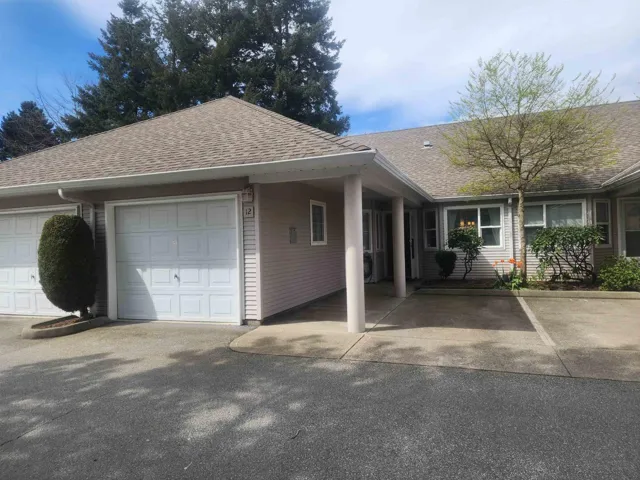 12 7127 124 STREET, Surrey, British Columbia V3W3W9