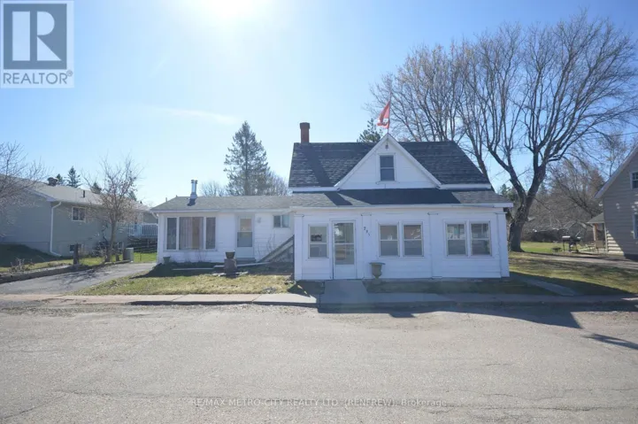 235 RENFREW AVENUE W, Renfrew, Ontario K7V2Y7
