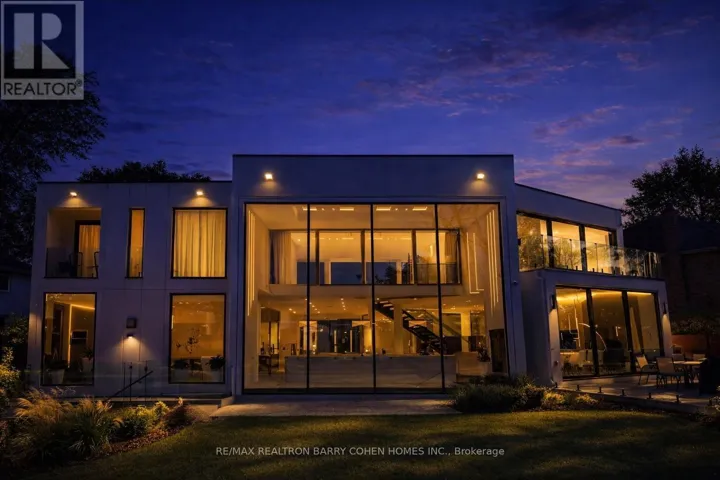 8 CADMUS ROAD, Toronto (Newtonbrook East), Ontario M2M2M4