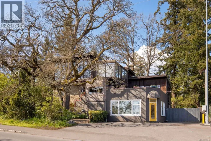 1168 Burnside Rd W, Saanich, British Columbia V8Z1N6