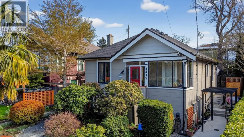 1419 Haultain St, Victoria, British Columbia V8R2J6
