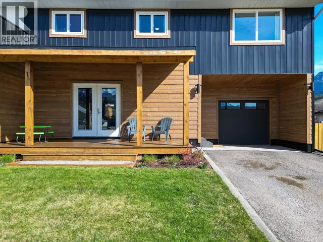 805 13TH Street, Golden, British Columbia V0A1H0
