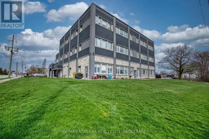 UNIT #4 - 2 LEWIS STREET, Fort Erie (Central), Ontario L2A2P7