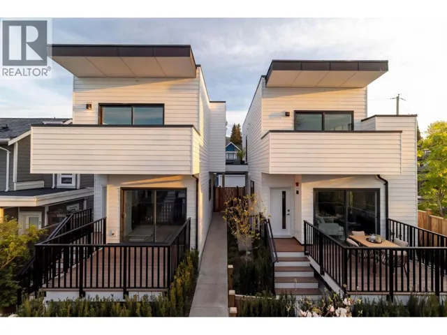 1 328 W 14TH STREET, North Vancouver, British Columbia V7M1P6