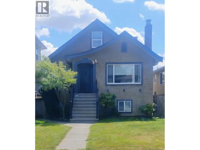 2622 CHARLES STREET, Vancouver, British Columbia V5K3A5
