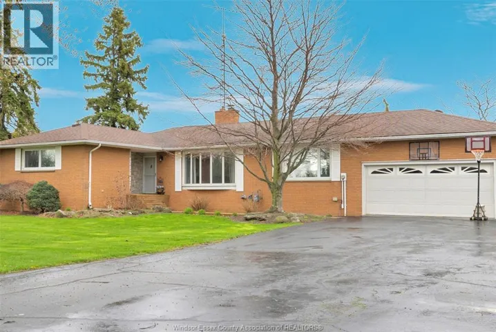 54 MERSEA ROAD 12, Leamington, Ontario N8H3V7
