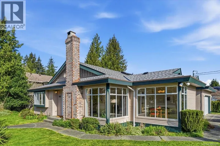 1095 Pepper Pl, French Creek, British Columbia V9P1Z5