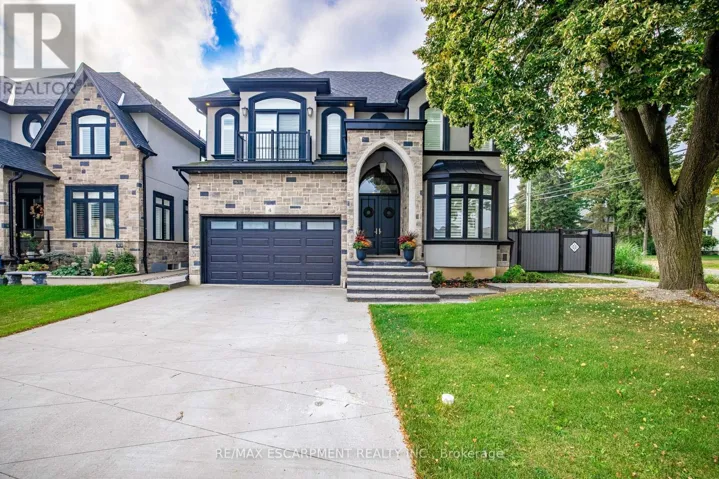 4 LOCKMAN DRIVE, Hamilton (Meadowlands), Ontario L9K0C1