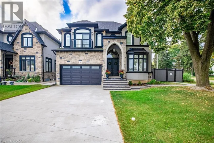 4 LOCKMAN Drive, Ancaster, Ontario L9K0C1