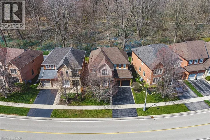 125 CREEK PATH Avenue, Oakville, Ontario L6L6T3