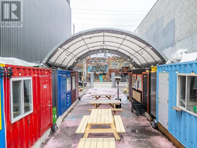 617 QUEEN STREET W, Toronto (Waterfront Communities), Ontario M5V2B7