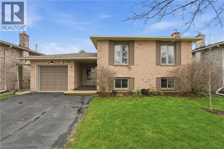 32 HOBART Crescent, Brantford, Ontario N3P1V6