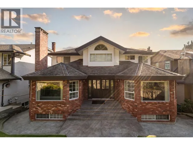 547 TEMPE CRESCENT, North Vancouver, British Columbia V7N1E7