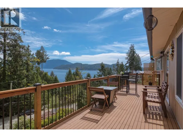1849 NORTH ROAD, Gibsons, British Columbia V0N1V1