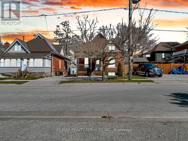 65 MOORE STREET, St. Thomas, Ontario N5R3W4