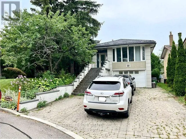 LOWER - 4 HYFAN COURT, Toronto (Bathurst Manor), Ontario M3H5M8