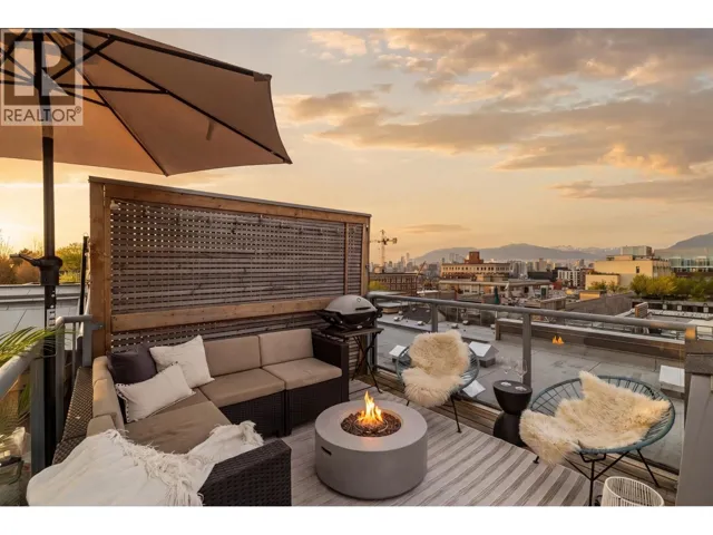 301 2688 WATSON STREET, Vancouver, British Columbia V5T4T6