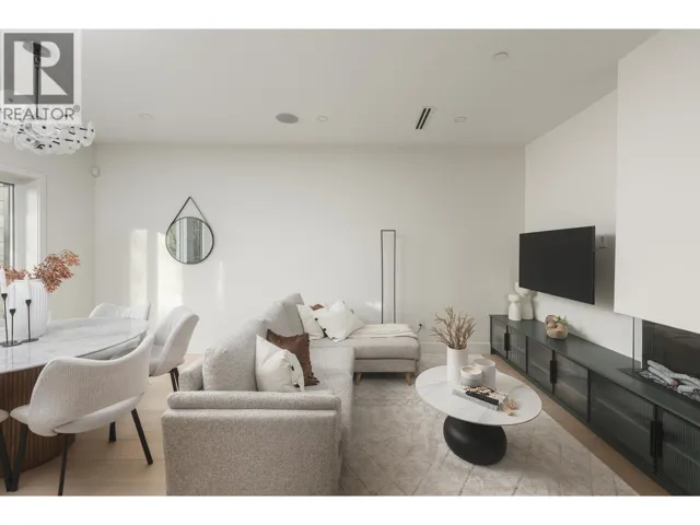 2 8508 EAST BOULEVARD, Vancouver, British Columbia V6P5E6