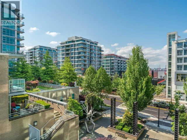 401 138 E ESPLANADE, North Vancouver, British Columbia V7L4X9