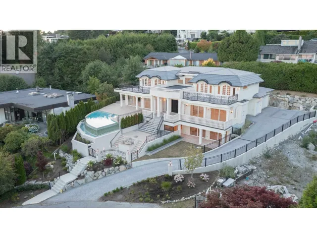 1445 SANDHURST PLACE, West Vancouver, British Columbia V7S2P4